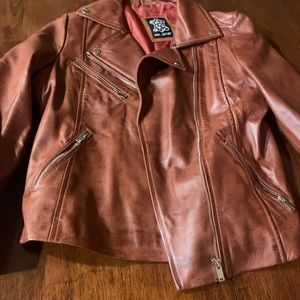 Absolutely stunning brand new 100% real leather ligh brown color women’s jacket